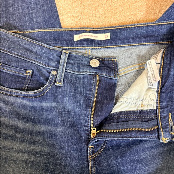 Levi's Women's Deep Blue Skinny Jeans size 27 like new - Picture 7 of 9